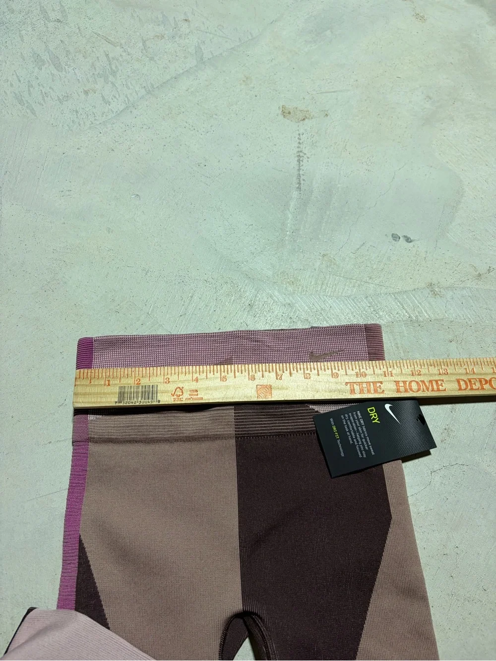 Nike women’s NWT Sculpt lux tight fit Pink brown leggings small MSRP$100